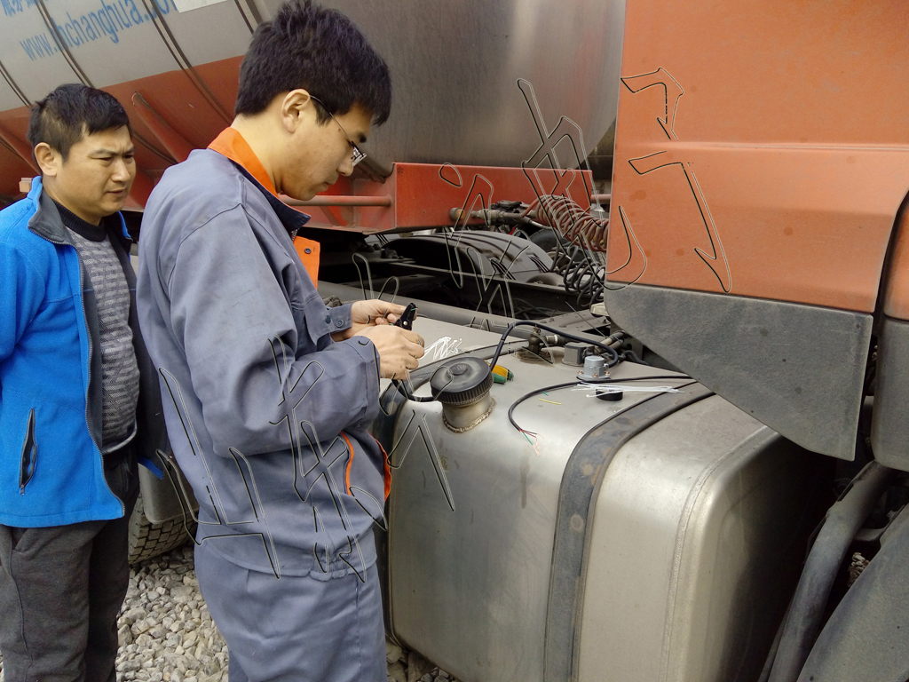 GPS定位油控系统